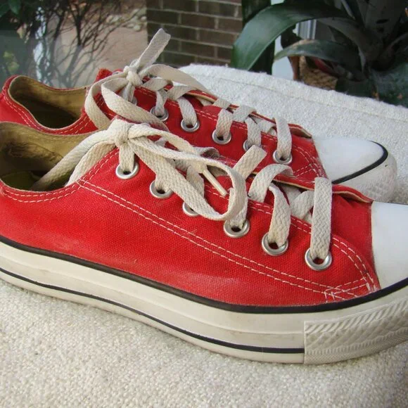 Converse All star red canvas low top sneakers, Size W 7 - Mens 5 - Picture 2 of 9